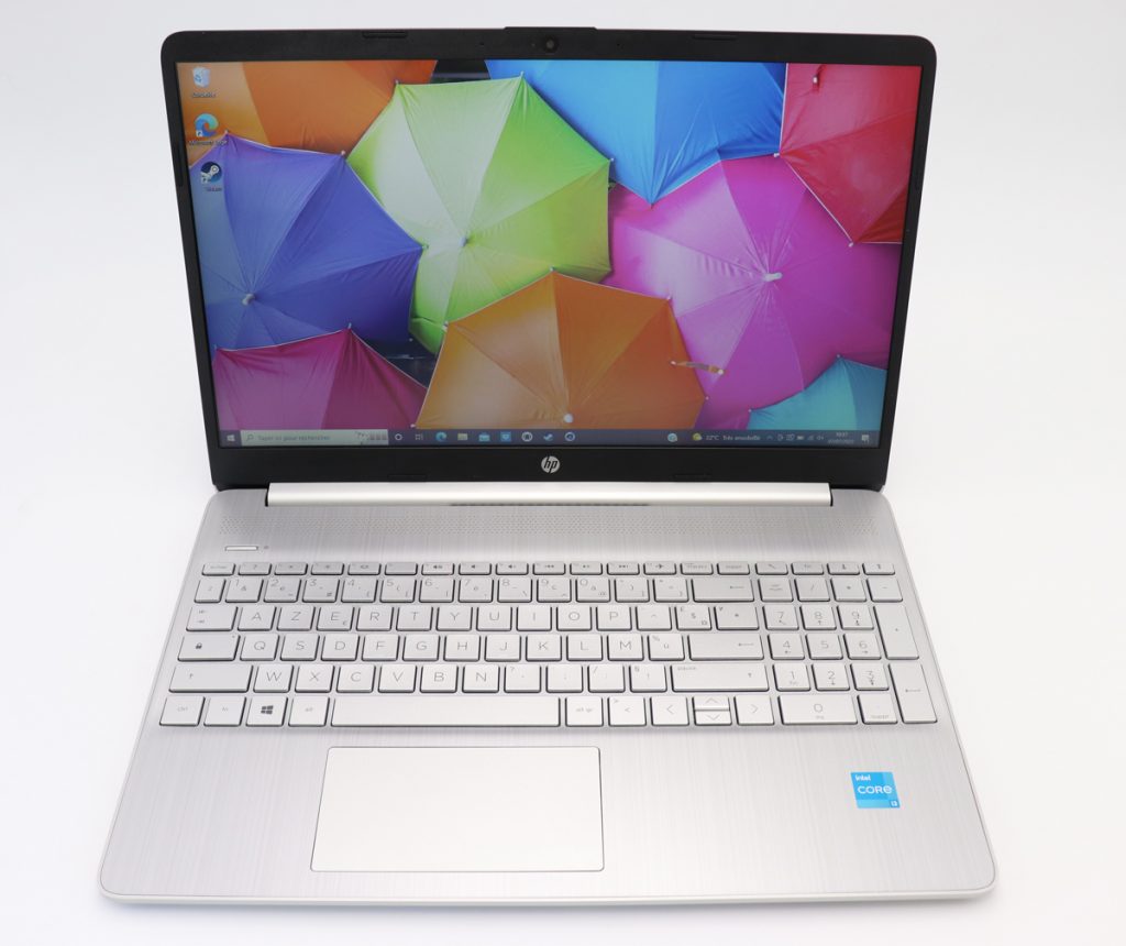 HP Laptop 15s-fq2008nf de face