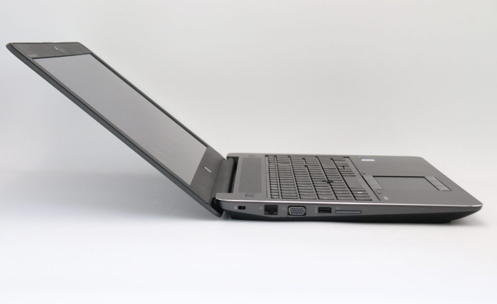 HP ZBook 15 G3 incliné à 150 dégrés